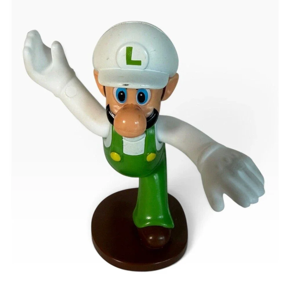 2018 McDonald's Nintendo Super Mario Bros Luigi Plastic Toy Figure